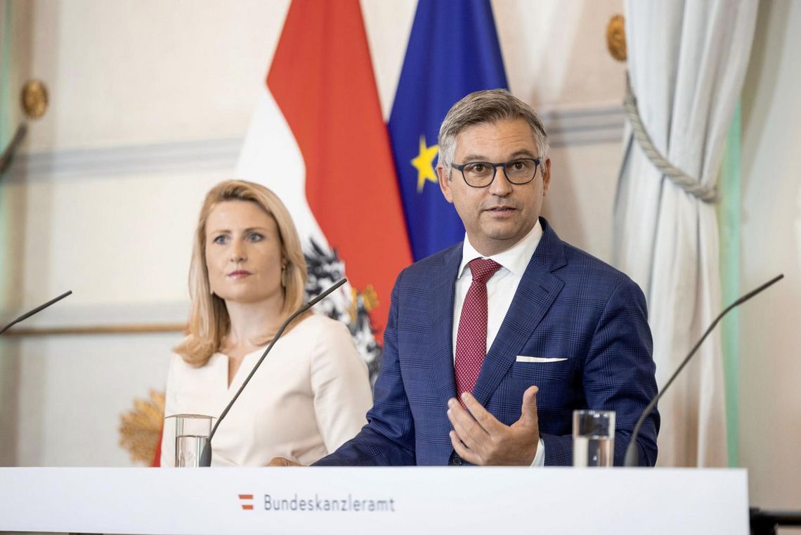 Finanzminister am Pult