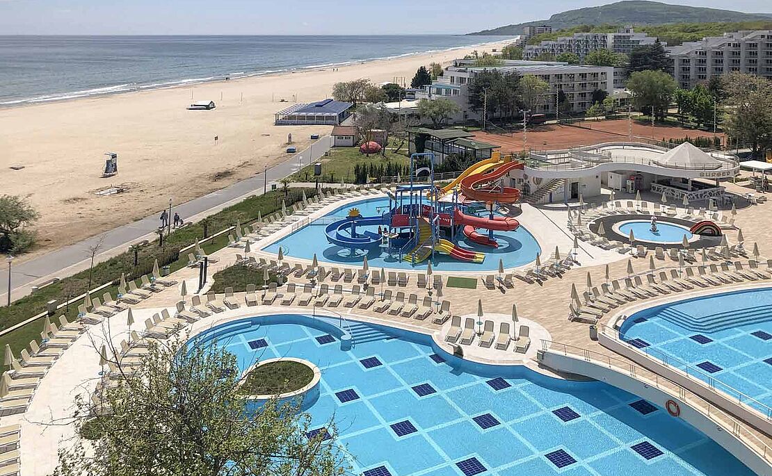 Resort mit Swimmingpools an der bulgarischen Schwarzmeerküste bei Albena
