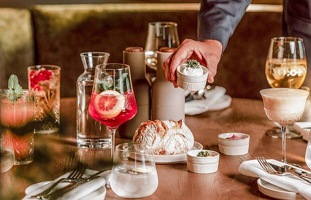 Gedeckter Tisch in der Luther Alpenbrasserie & Bar in Schladming