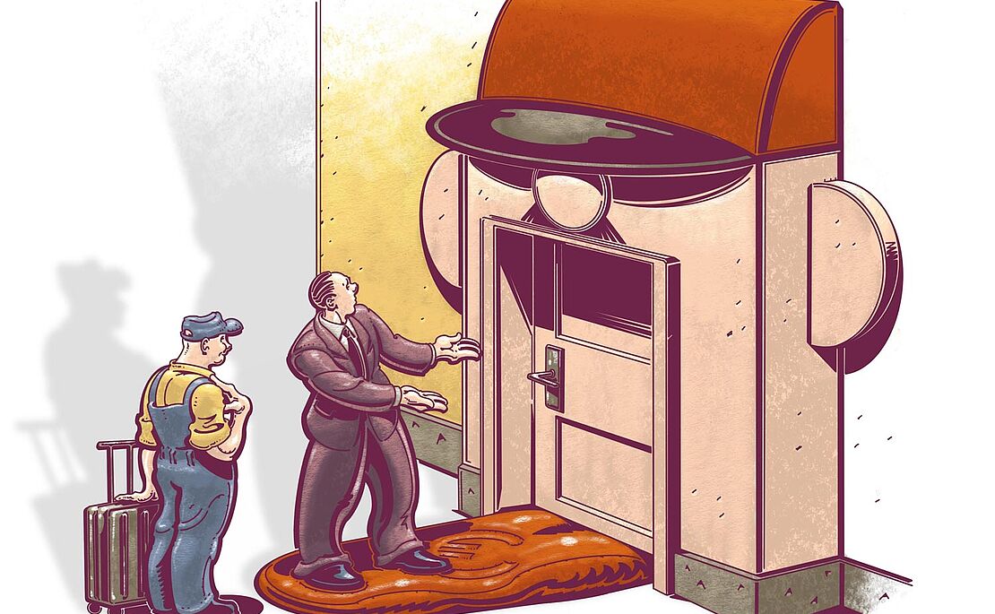 Zwei Männer vor einer Wohnung