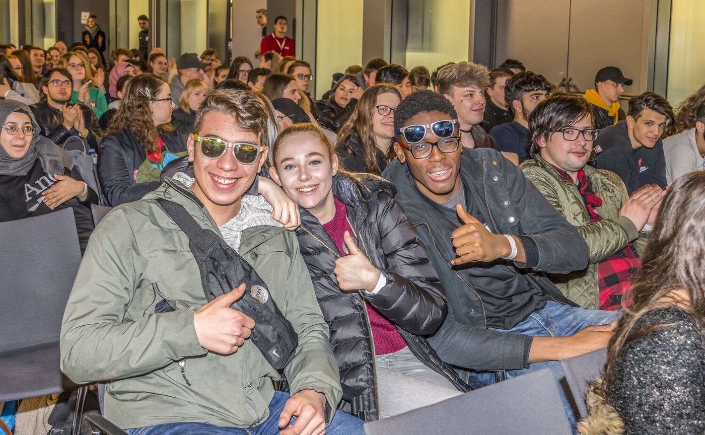 GEWINN InfoDay, Schüler in Vortragssaal