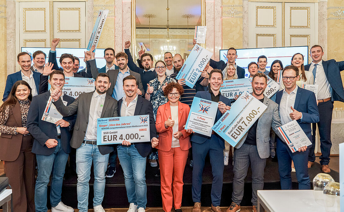 Gruppenfoto GEWINN-Jungunternehmer:innen-Wettbewerb 2025