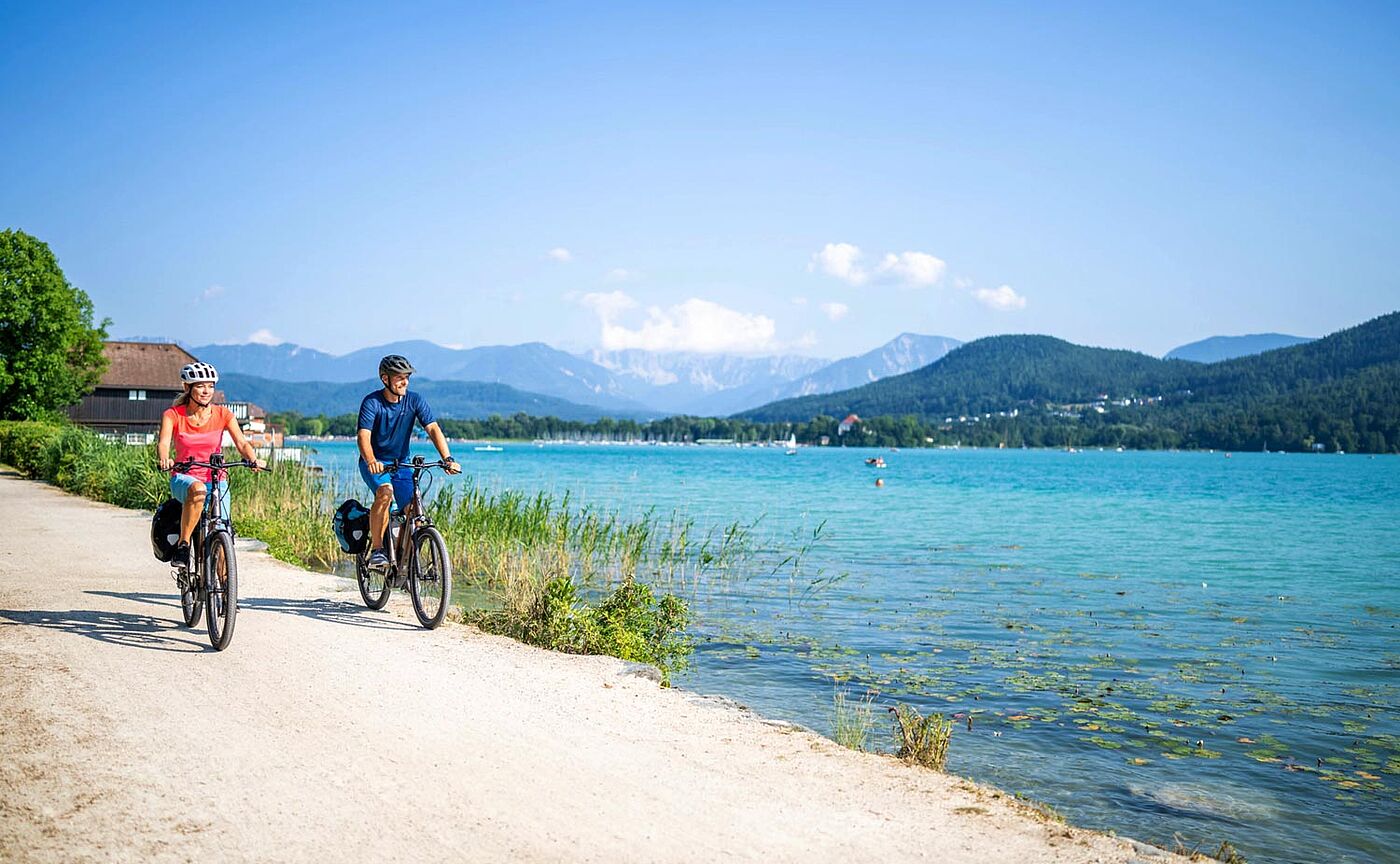 Mann und Frau auf Rad am Wörthersee-Radweg