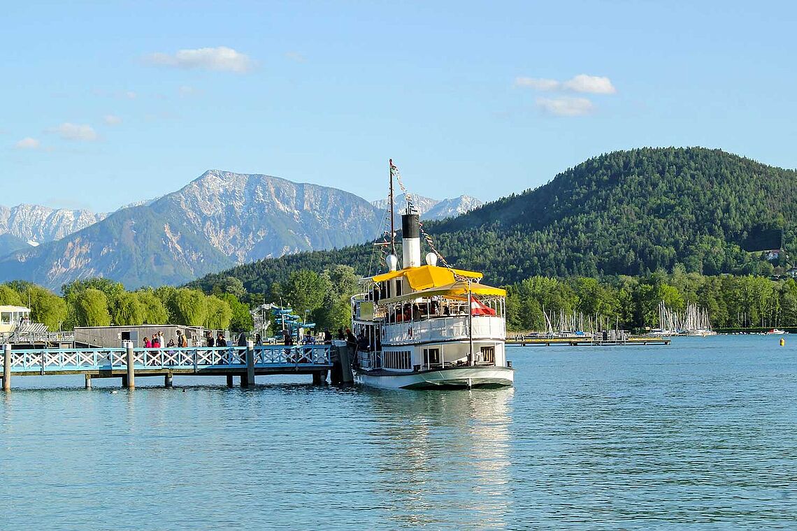 Schiff in der Ostbucht am Wörthersee