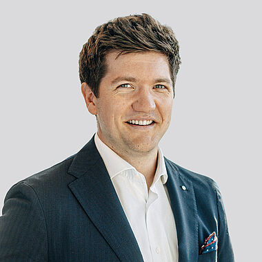 Portraitfoto Simon Zehetmayer
