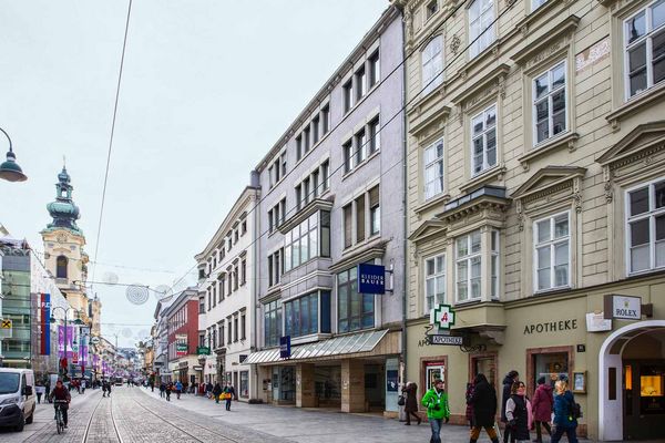 Foto der Kleider-Bauer-Filiale auf der Linzer Landstraße