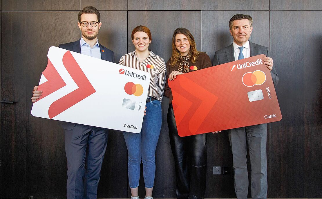 Mastercard-Österreich-Country-Manager Michael Brönner, die Parasportlerinnen Veronika und Elisabeth Aigner sowie Robert Zadrazil, Country Manager Österreich Unicredit Bank Austria