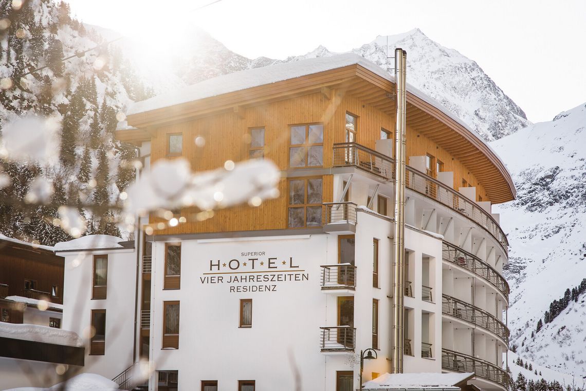 Außenansicht Hotel Vier Jahreszeiten im Pitztal