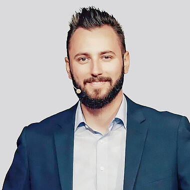 Portraitfoto Alexander Kotulek