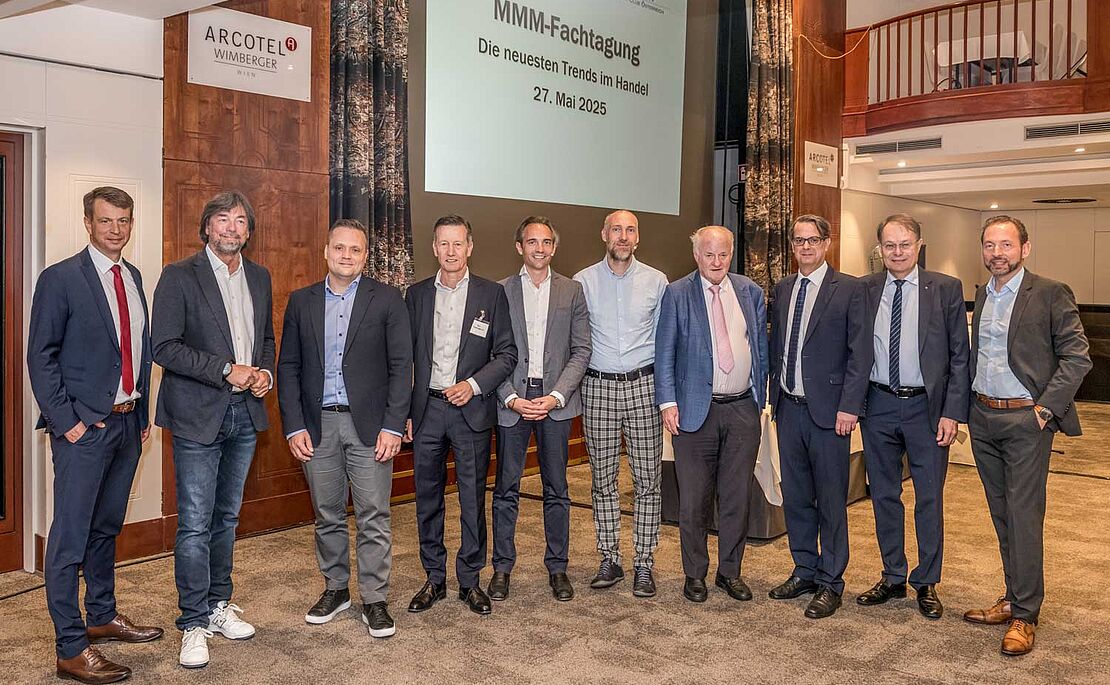 MMM-Fachtagung am 27. Mai 2025 mit Vorträgen von Christoph Teller (JKU Linz), Franz Koll (Intersport Österreich), Thomas Stadler (Stadler Immobilien), Paul Unterluggauer (Tchibo), Gerald Resch (Bankenverband), Ronald Würflinger (Billa Stiftung Blühendes Österreich), Georg Wailand (MMM Club Österreich & GEWINN), Ernst Gittenberger (JKU Linz), Gerhard Drexel (Spar) und Roman Postl (Tomra Collection)