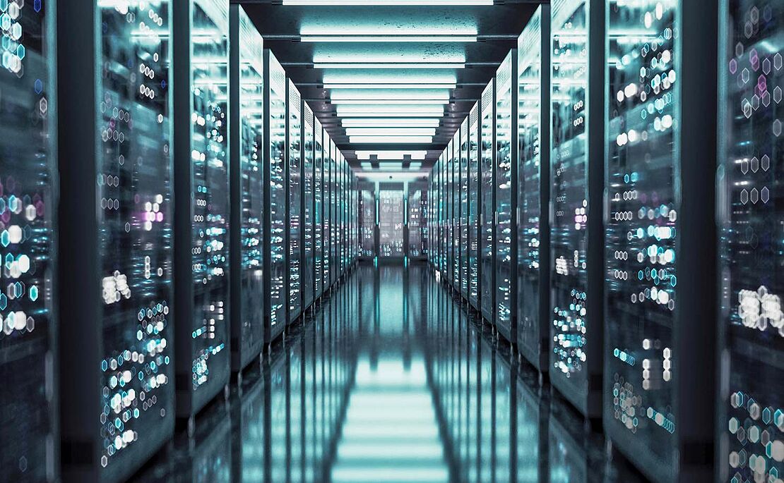 Gang in einem Datenspeicherlager